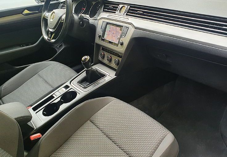 Zunanja slika - VW Passat - 1.6 TDI 120ks °NAVIGACIJA° °2x PDC° °TEMPOMAT° - 9