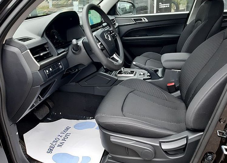 Zunanja slika - KG Mobility Musso - Grand 2.2 XDi VENTURE 4X4 DCT - 7