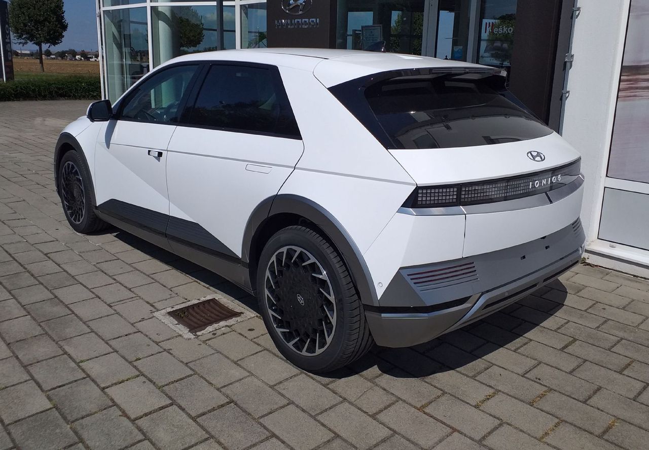 Zunanja slika - Hyundai Ioniq 5 - 168kW PREMIUM 84kWh .VOZILA V PRIHODU - 4