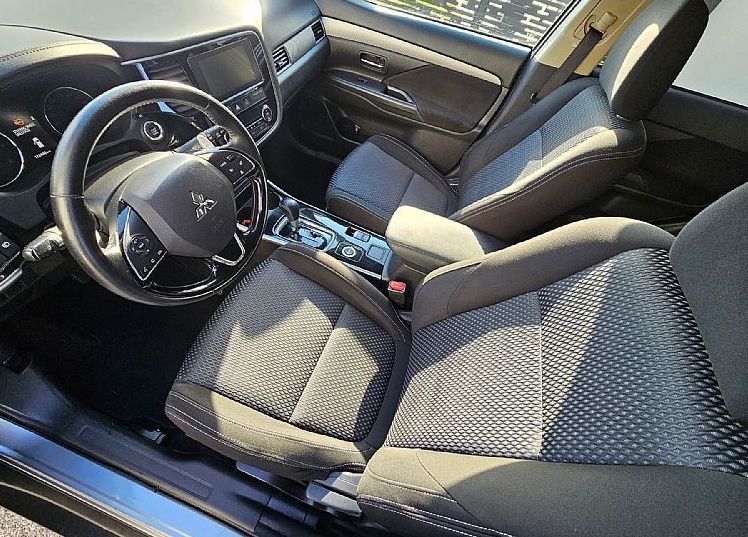 Zunanja slika - Mitsubishi Outlander - 2.2 DI-D -AUT-4WD INSTYLE+ 7 sed.-LED NAVI-KAMERA- - 7