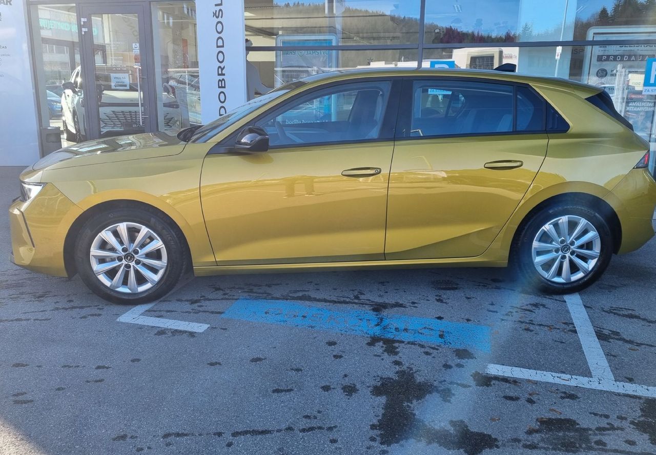 Zunanja slika - Opel Astra - 1.2 TURBO 96KW - ODLIČNO OHRANJENO-POTRJENA KNJIGA - 4