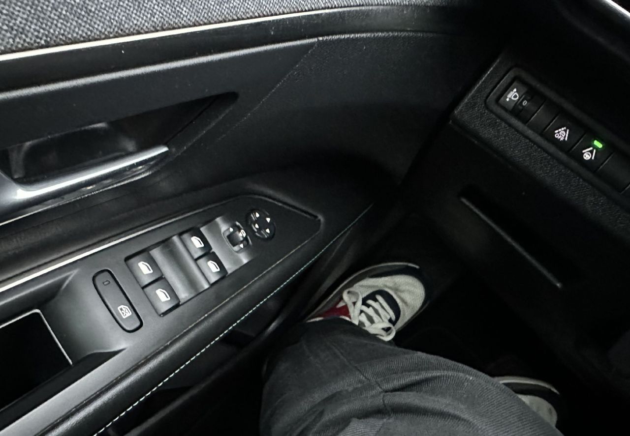 Zunanja slika - Peugeot 3008 - 1.5 BlueHDi 130 EAT8 Allure Pack.KAMERA.LED.NAVI - 16