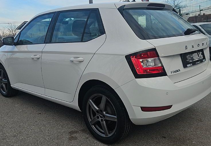 Zunanja slika - Škoda Fabia - 1.0 60ks °1.LASTNIK° °16-COL° °NAVIGACIJA °LED° - 6