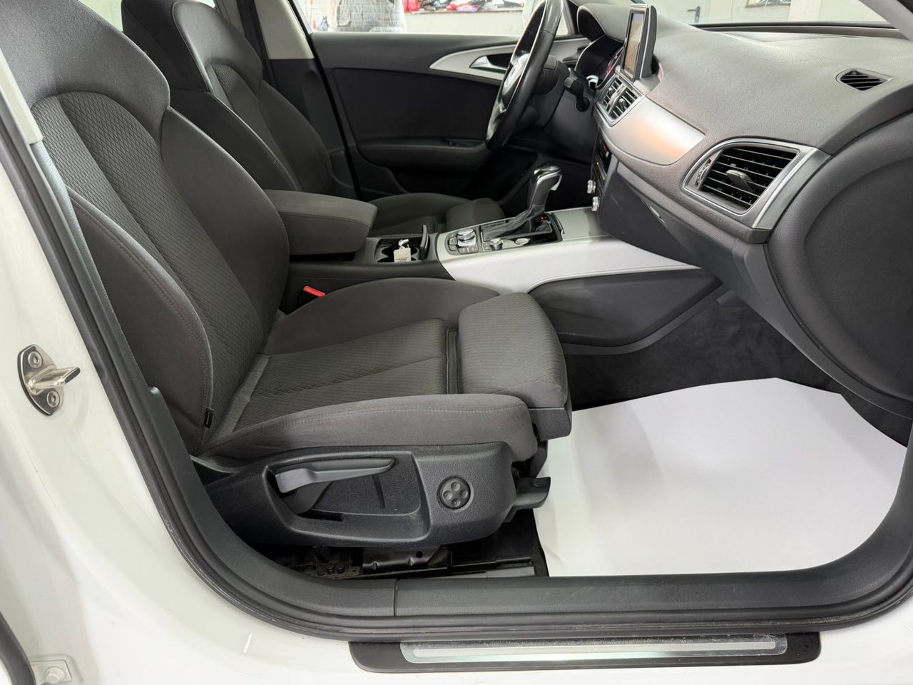 Zunanja slika - Audi A6 - Avant 2,0 TDI ultra S tronic - 6