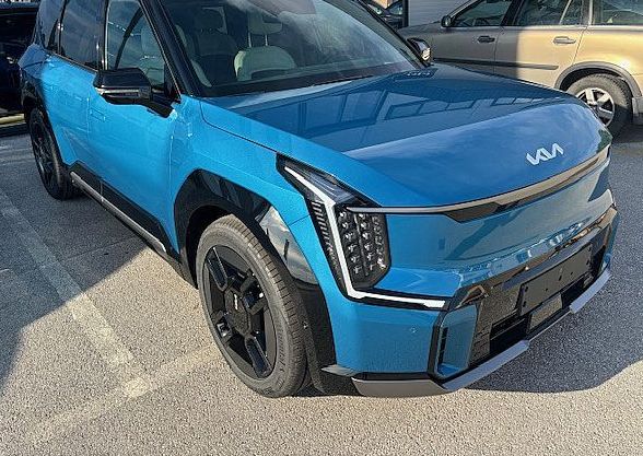 Zunanja slika - KIA EV9 - 99.8 kWh GT-Line AWD 141.5 kW  192KM - 1