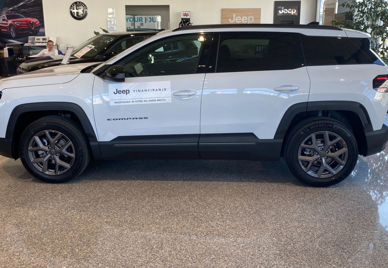 Zunanja slika - Jeep Compass - 1.2 DCT6 e-Hybrid 107kW First Edition - 3
