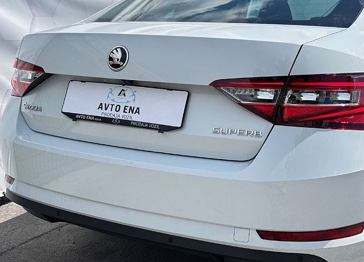 Zunanja slika - Škoda Superb - 2.0 TDI-LED-NAVI-MEMORY-18COL-PDC+KAM-GRETJE - 4