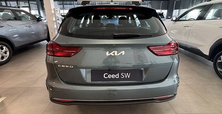 Zunanja slika - KIA Ceed - SW 1.5 T-GDi LX Champion M T - 4