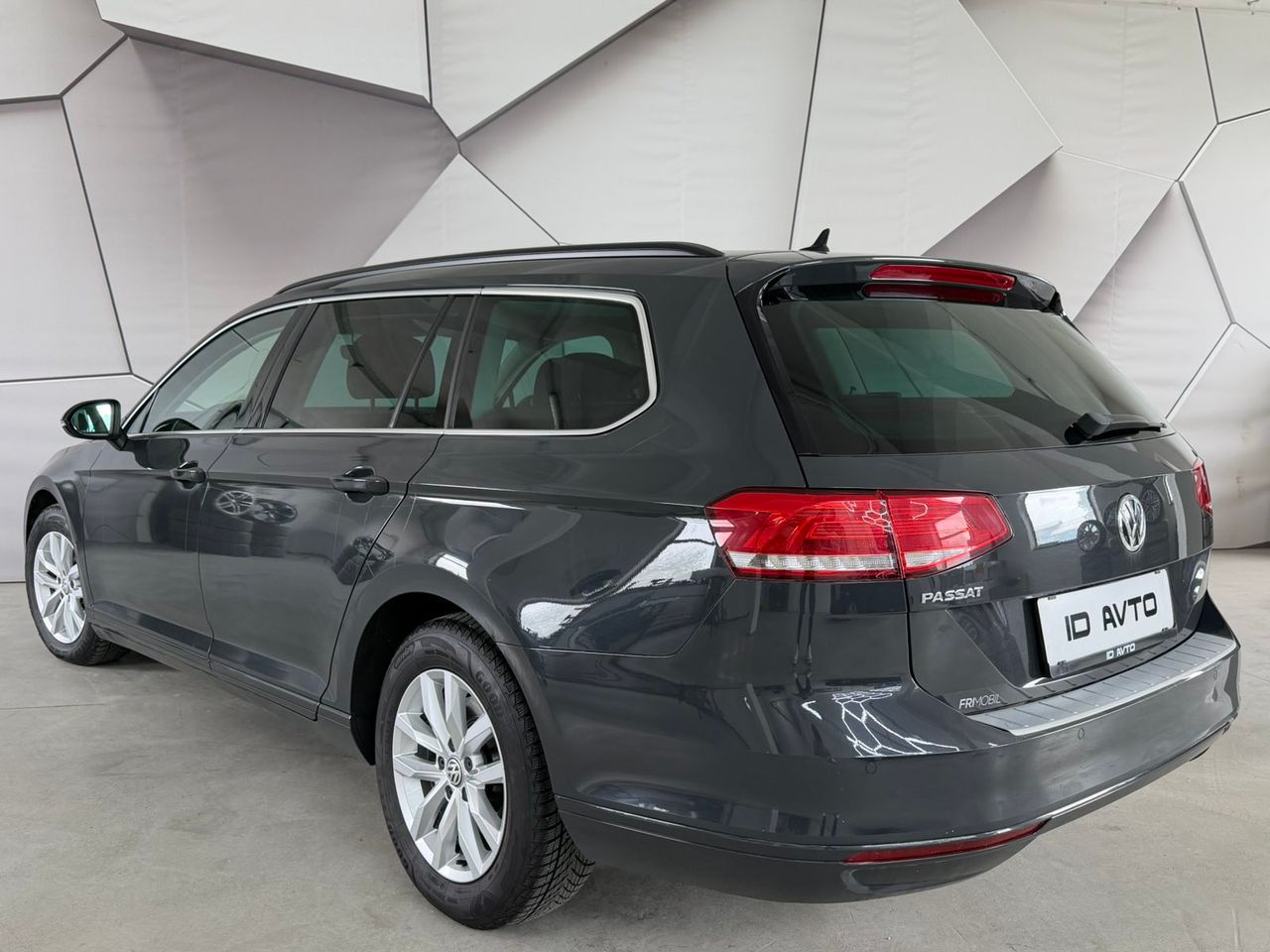 Zunanja slika - VW Passat - Variant 2,0 TDI BMT Connect DSG - 3