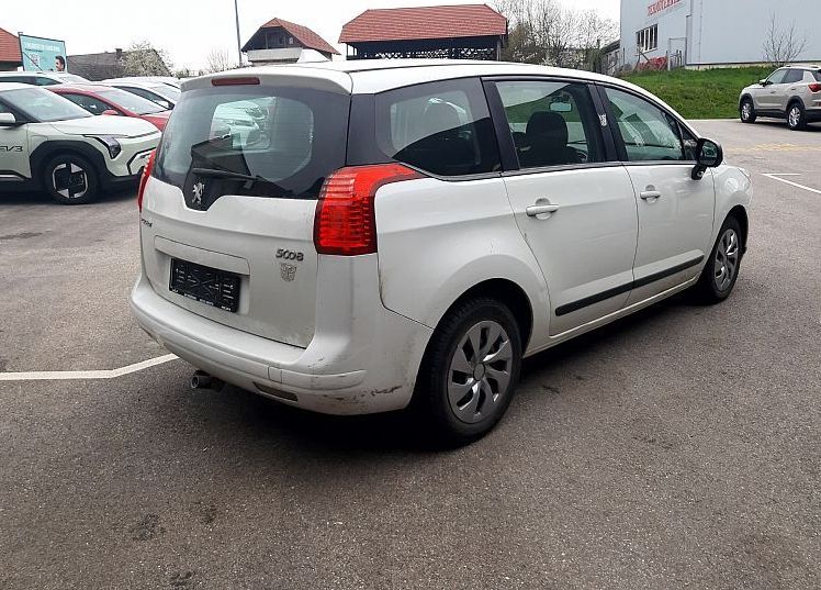 Zunanja slika - Peugeot 5008 - Confort Pack 1.6 HDi FAP - 3