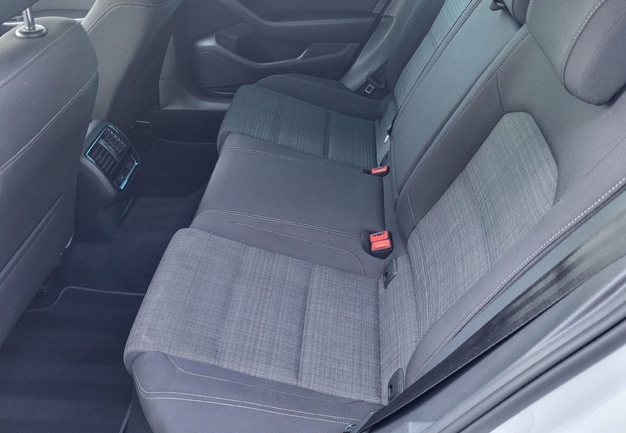 Zunanja slika - VW Passat - Variant 2.0 TDI AUT slo-1.last-alu-acc-navi-led-radar-pdc- - 17