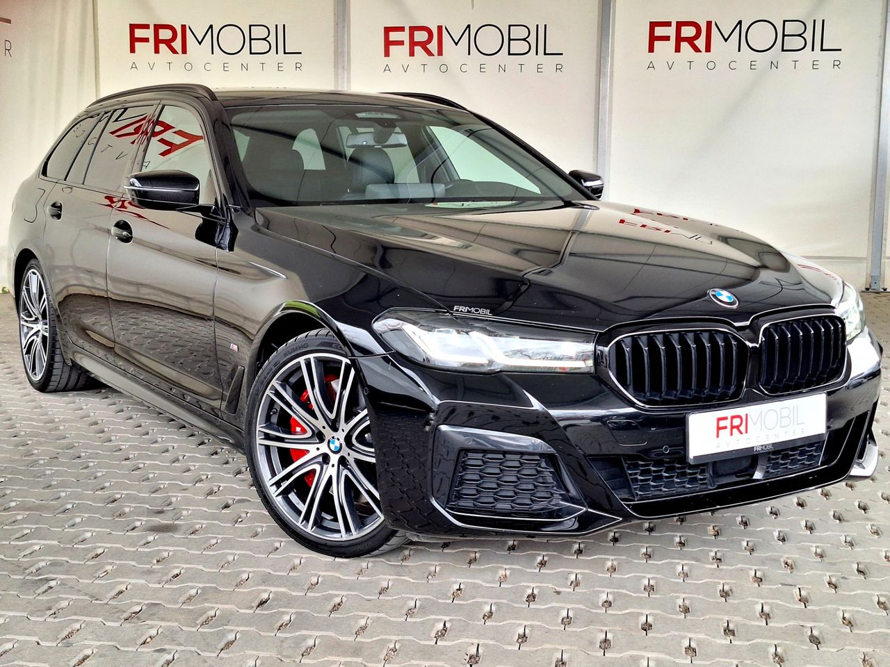 Zunanja slika - BMW Serija 5 - 530d xDrive Touring Avt. - 2