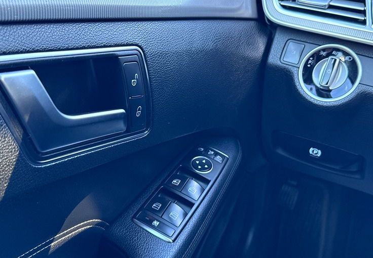 Zunanja slika - Mercedes-Benz E-Razred - E 220 BlueTEC Navi Usnje LED F1 BT Temp Park SZ - 15