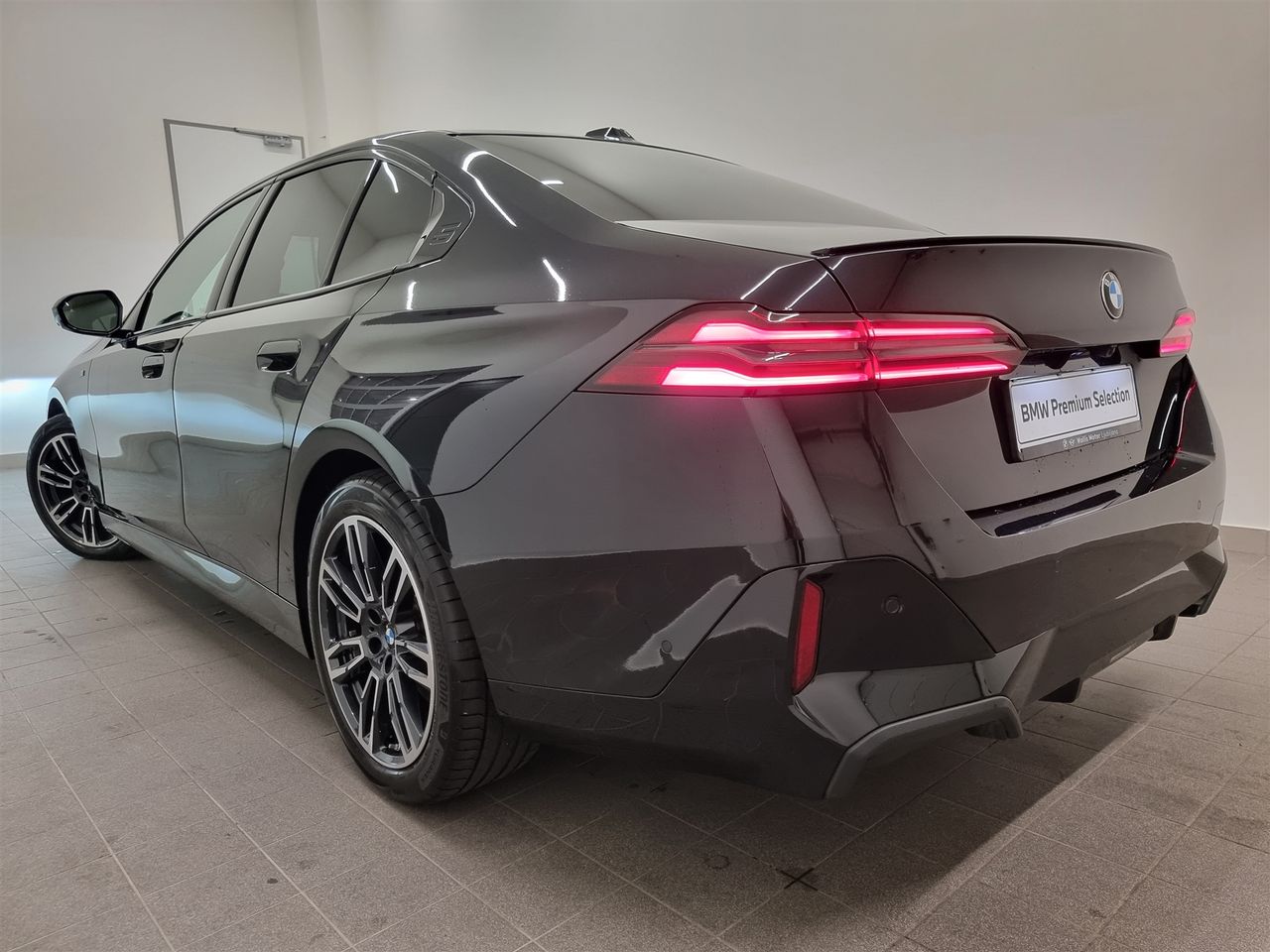 Zunanja slika - BMW Serija 5 - 520d xDrive Limuzina - 9