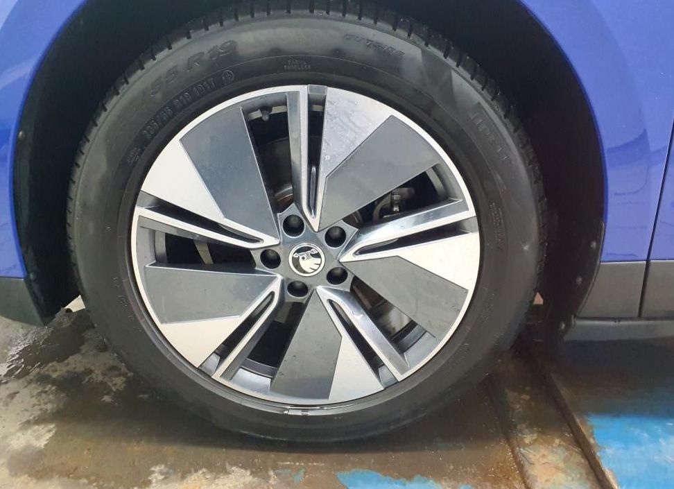 Zunanja slika - Škoda Enyaq - IV 132kW.KAMERA.KLJUKA.LED.NAVI.GRE.SED-3000 SUBVENCI - 5