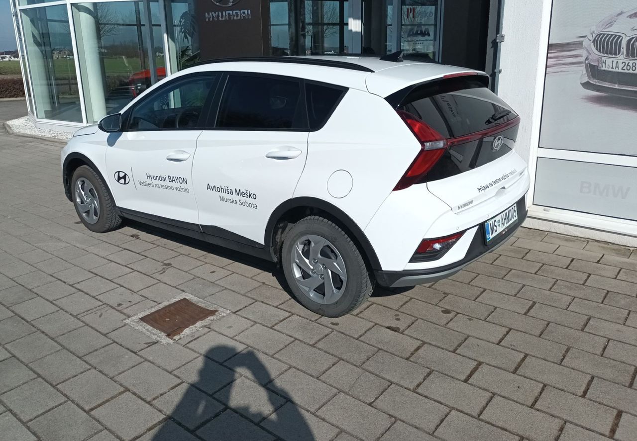 Zunanja slika - Hyundai Bayon - 1.2 MPI COMFORT.WINTER.RG SLUŽBENO VOZILO - 4