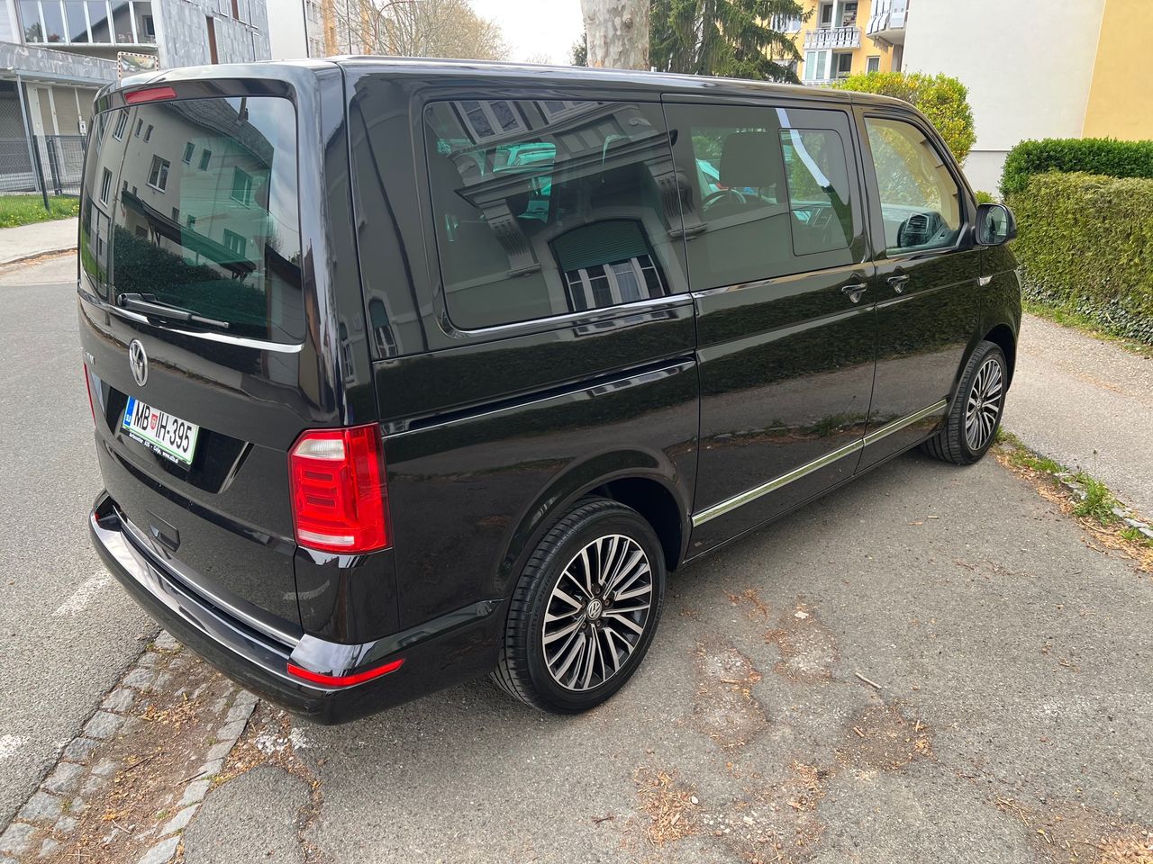 Zunanja slika - VW Multivan - 2,0 TDI KMR Comfortline DSG - 4