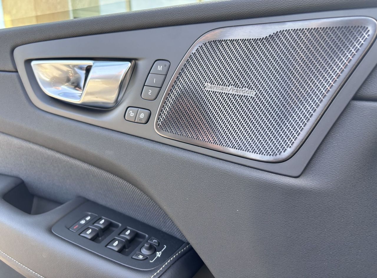 Zunanja slika - Volvo XC60 - B5  P  AWD Plus Dark - 14