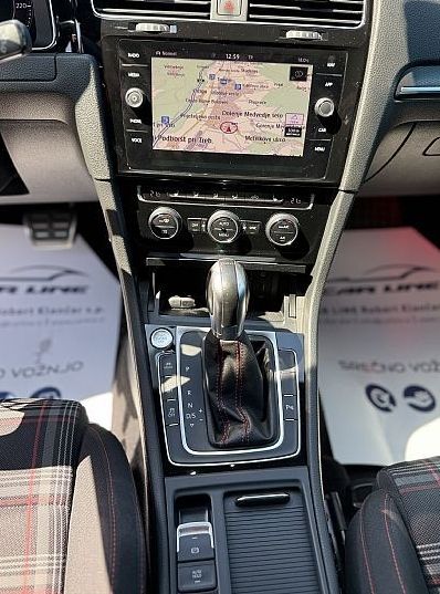 Zunanja slika - VW Golf - 2.0 GTI Performance avt. - 10