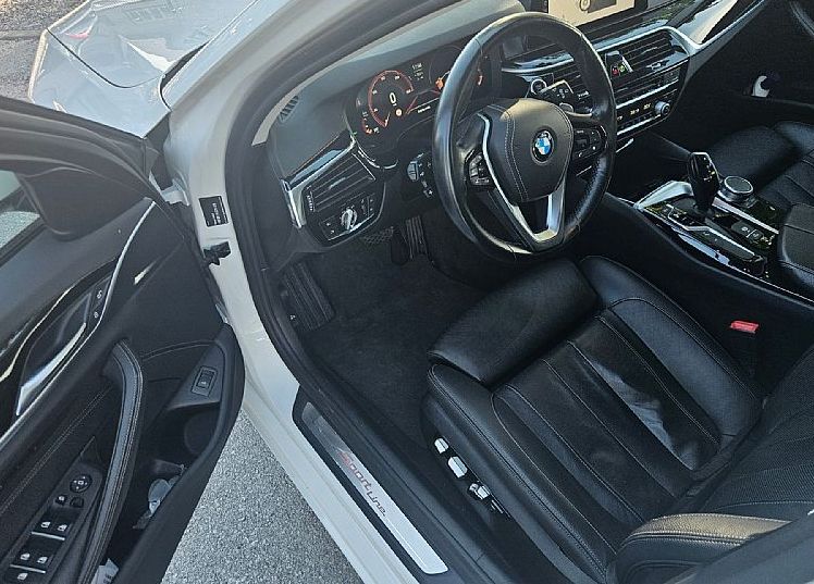 Zunanja slika - BMW Serija 5 - Touring: 520d 190ks °AUT°°FULL LED° °HEAD-UP° °RADAR° °3 - 7