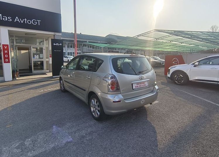 Zunanja slika - Toyota Corolla Verso - 2.0 D4-D Terra  5 - 4