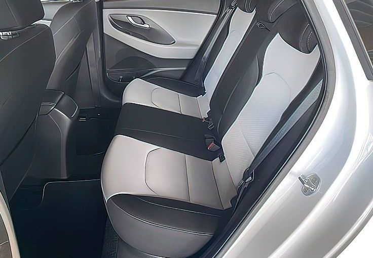 Zunanja slika - Hyundai i30 Wagon - 1.6 CRDI 110 PREMIUM SLOVENSKO POREKLO... - 3