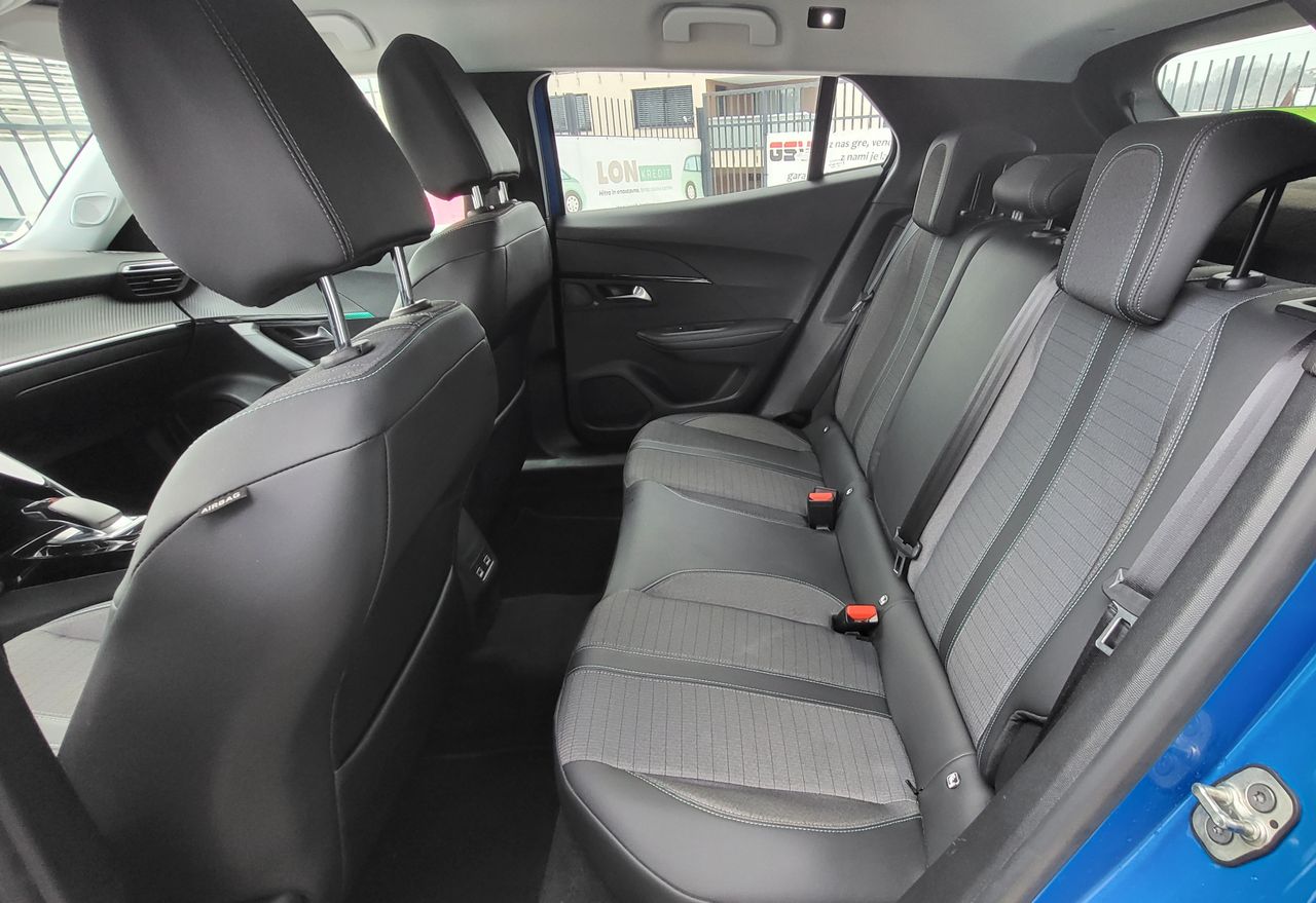 Zunanja slika - Peugeot 2008 - e- Allure - 18
