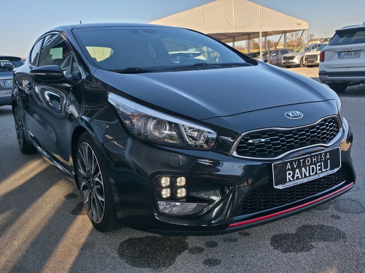 Zunanja slika - KIA ProCeed - Bencinski 1.6 T-GDi EX GT - 1