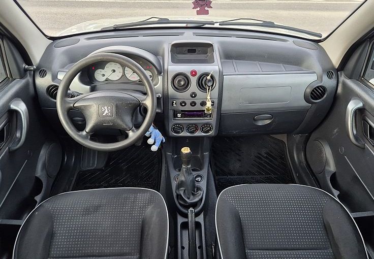 Zunanja slika - Peugeot Partner - Kombi STYLE 1.6 HDi 90 LEPO OHRANJEN - 10