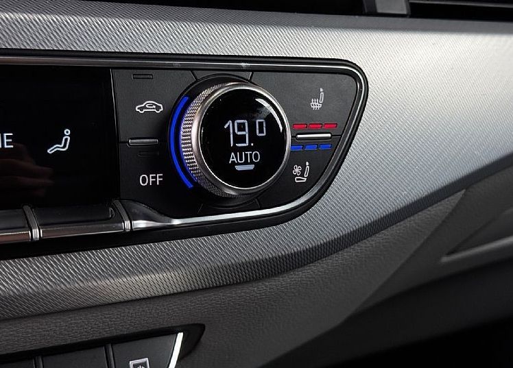 Zunanja slika - Audi A4 - Avant 2.0 TDI AUT. S Line-HLAJENJE-RADAR TEMP.-NAVI - 19