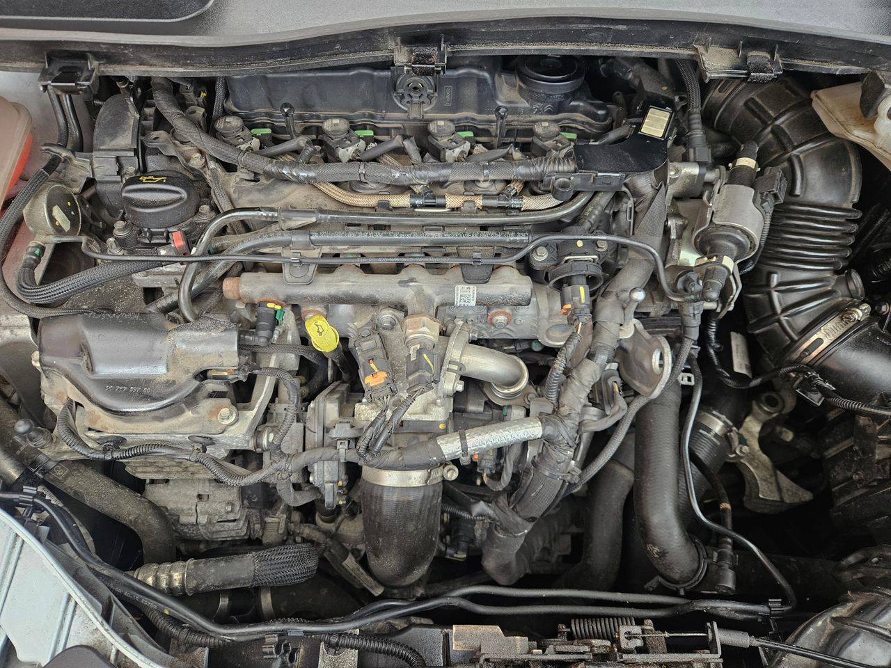 Notranja slika - Ford Kuga - 4x2 2,0 TDCi Titanium - 12