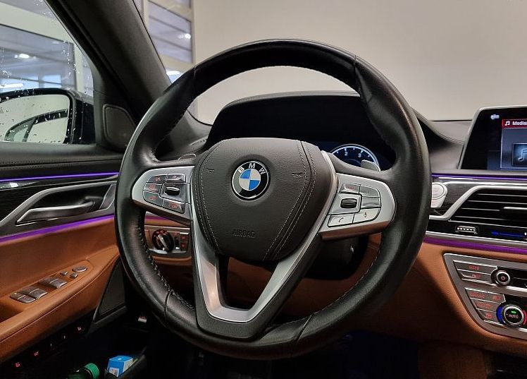 Zunanja slika - BMW Serija 7 - : 750d xDrive HUD ACC Pano Harman Kardon - 14