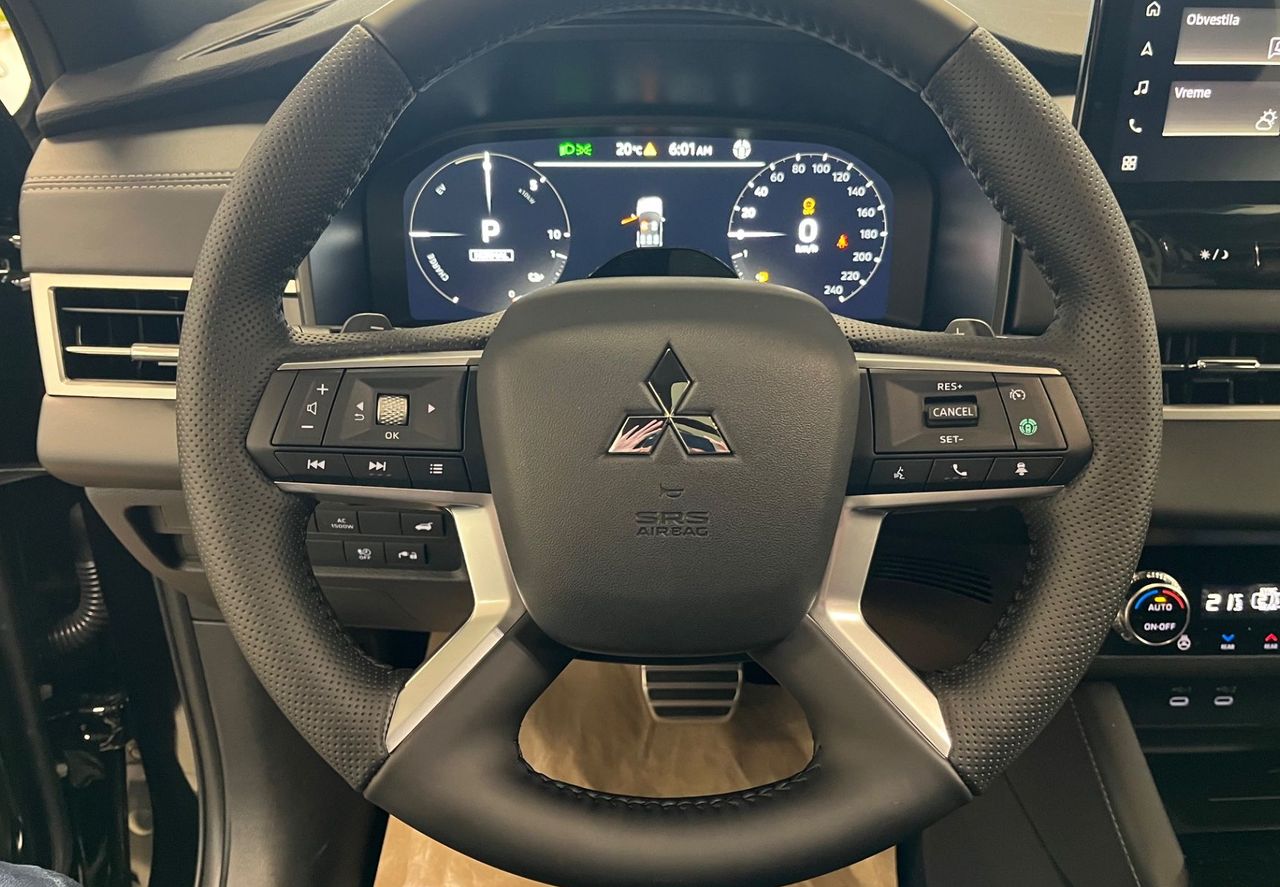 Zunanja slika - Mitsubishi Outlander - Black Edition PHEV 4WD 2.4  Avt. - NA ZALOGI - - 18
