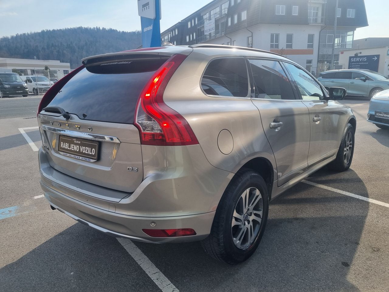 Zunanja slika - Volvo XC60 - 2.0 TD - SERVISNA KNJIGA - PDC-TEMPOMAT-NAVIGACIJA - 7