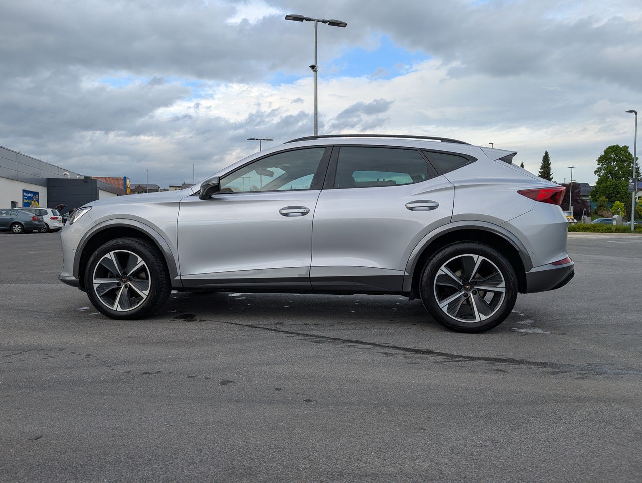 Zunanja slika - Cupra Formentor - 1.5 TSI | 1. lastnik | SLO poreklo | veliko opreme - 3