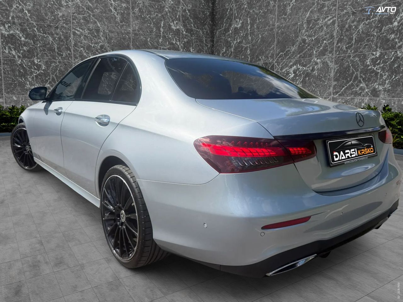Zunanja slika - Mercedes-Benz E-Razred - E220d AMG WIDE MULTIBEAM WEBASTO PRIKLOP ALU20 - 3