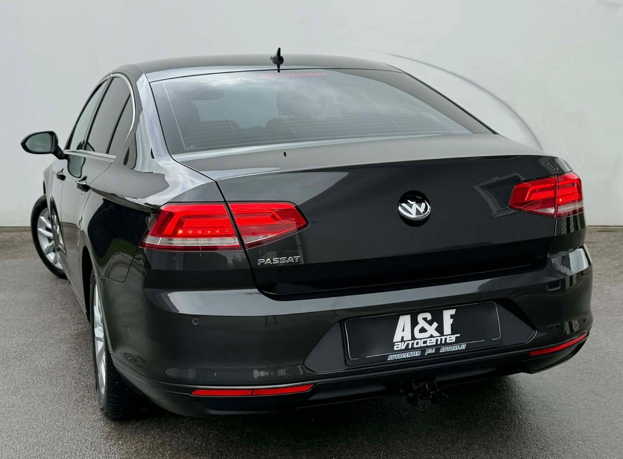 Zunanja slika - VW Passat - 2.0 TDI-H LINE-185.000km-VIRTUAL-LIZING ZA TUJCE-. - 5