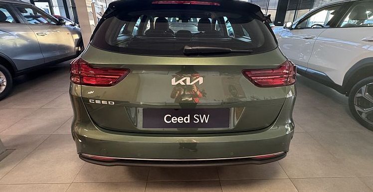 Zunanja slika - KIA Ceed - SW 1.5 T-GDi LX Champion M T - 4