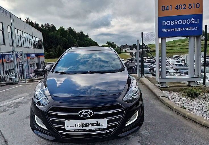 Zunanja slika - Hyundai i30 Wagon - 1.6 CRDI 81KW COMFORT LEPO OHRANJEN - 2