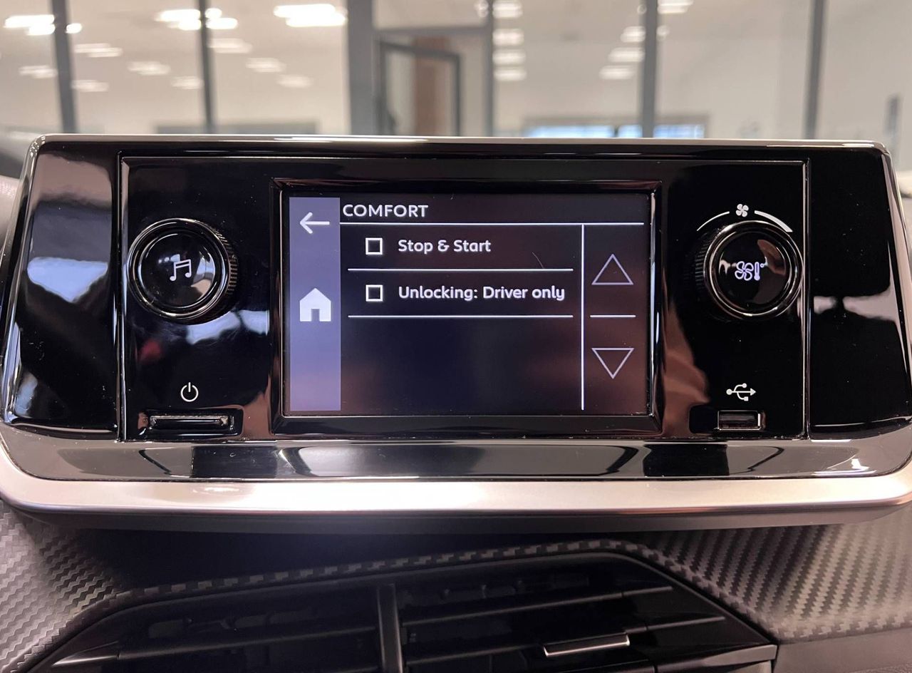 Zunanja slika - Peugeot 208 - 1.2-1.LASTNIK-63.000KM-ODLIČEN-OBROK ŽE 95€ - 16