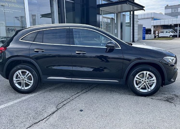 Zunanja slika - Mercedes-Benz GLA-Razred - 180 Progressive ...na zalogi... - 4