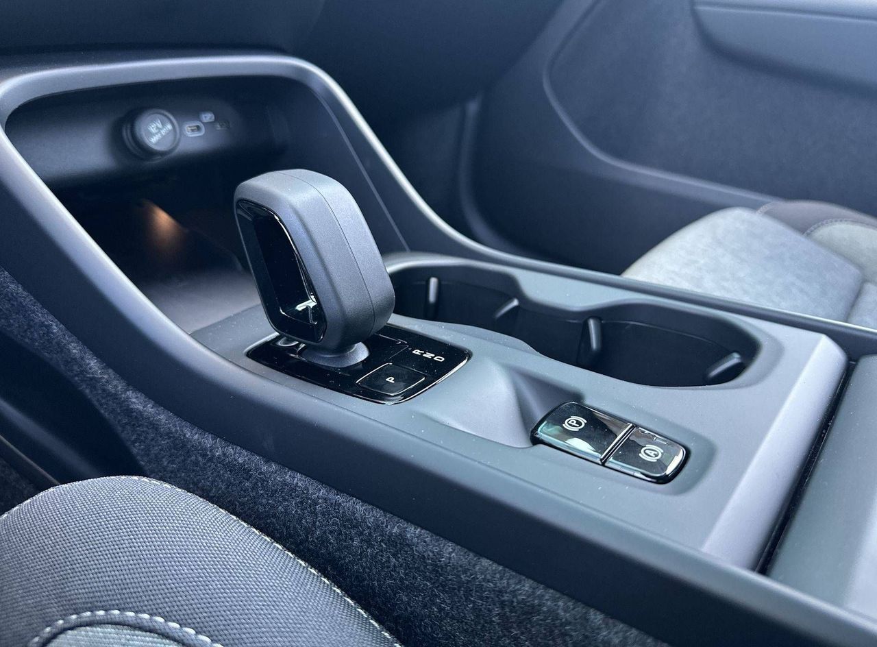 Zunanja slika - Volvo XC40 - B3 P Core AT DCT... - 19