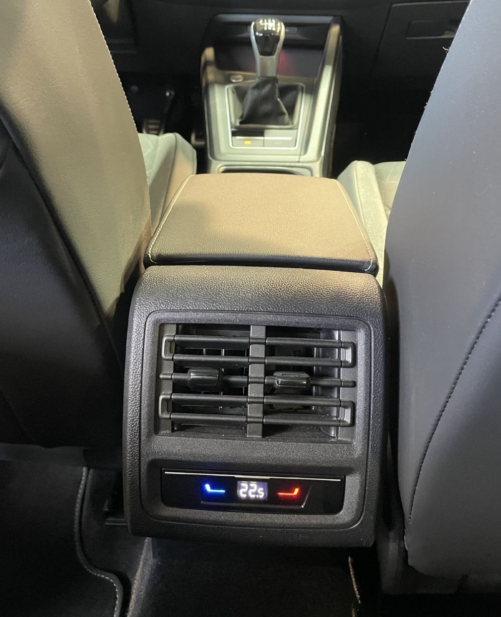 Zunanja slika - VW Golf - Variant 1.LASTNIK-VIRTUAL-NAVIGACIJA-RADAR-LED-LANE-ALU - 13