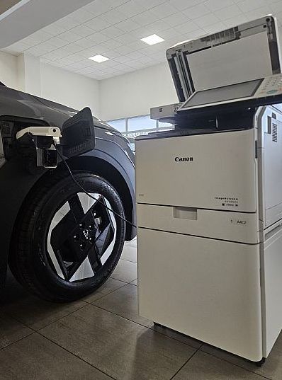 Zunanja slika - KIA EV3 - 58.3 kWh baterija. 150 kW  204 KM  Star - 8