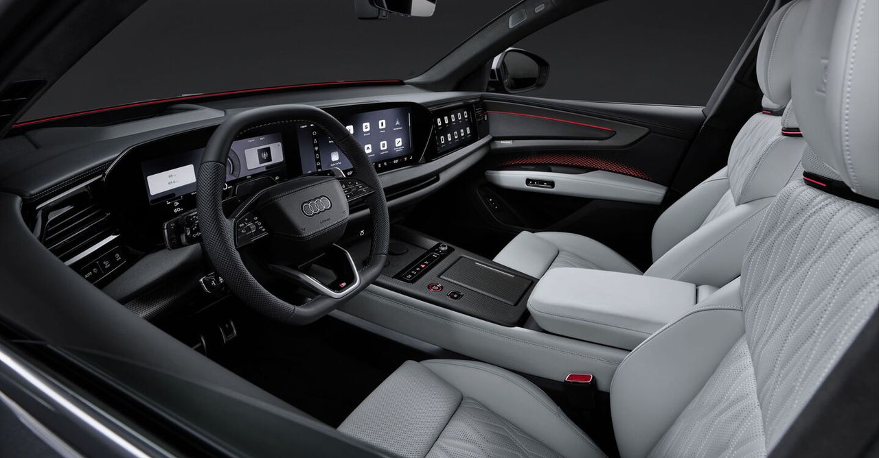 Notranjost Audi Q9 z digitalnimi zasloni in osrednjim zaslonom