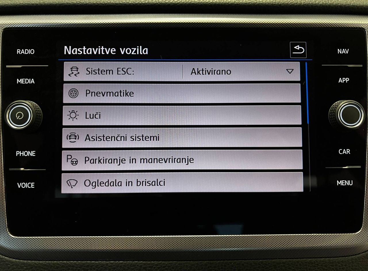 Zunanja slika - VW Golf - Sportsvan 1.0 TSI-JAMSTVO-SERVISIRAN-OBROK ŽE OD 160€ - 15