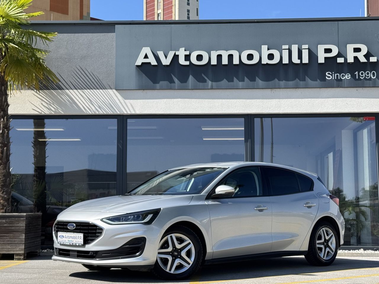 Zunanja slika - Ford Focus - 1.0 EcoBoost 125KM Connected ZIMSKI PAKET.FULL LED - 1