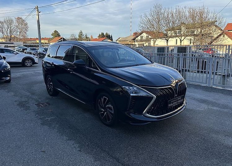 Zunanja slika - Forthing Forthing U Tour - U-Tour 1.5T 7DCT - 8