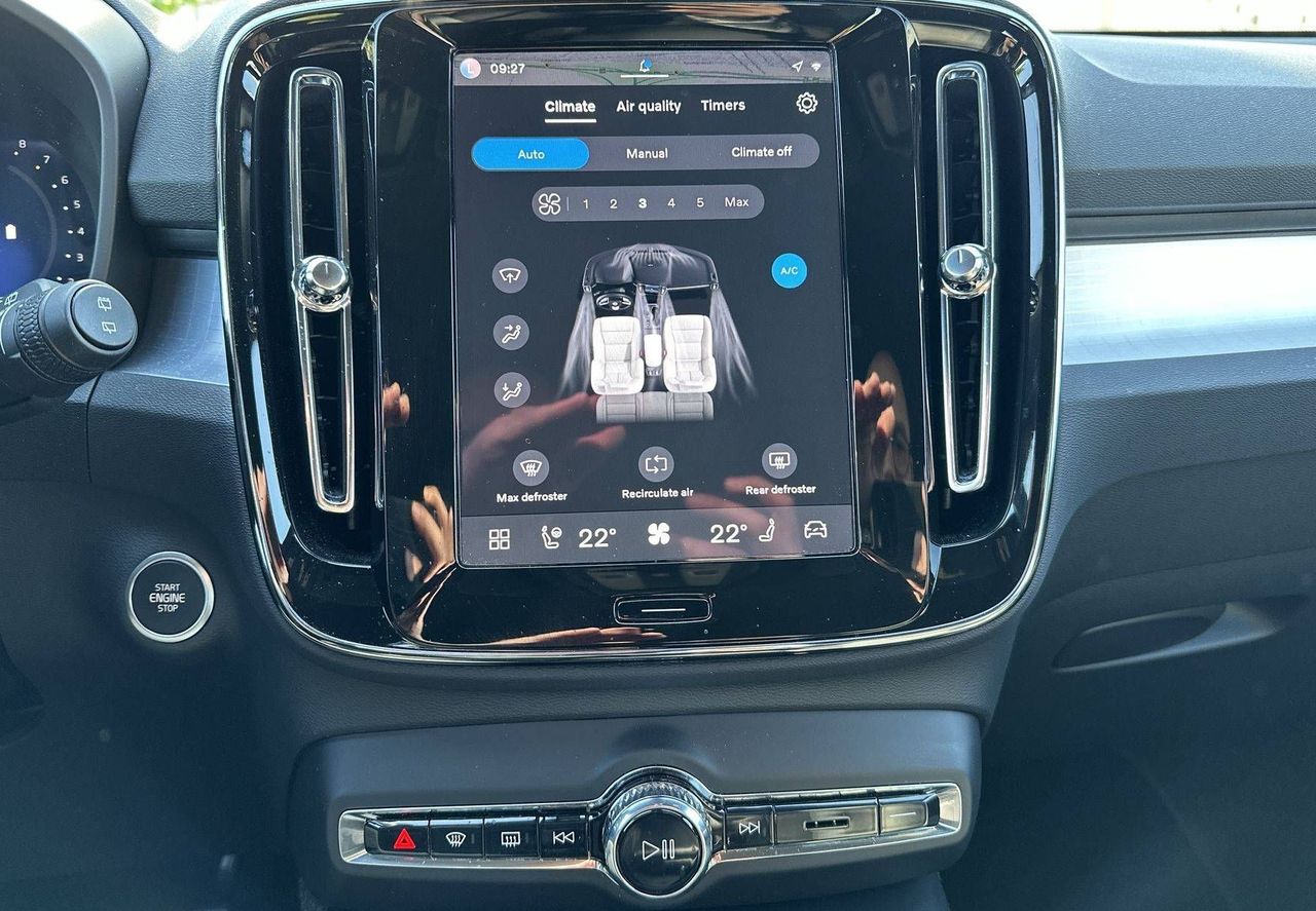 Zunanja slika - Volvo XC40 - B3P Plus Dark Avt - 22