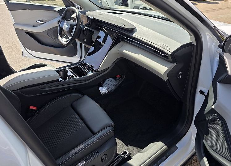 Zunanja slika - Ford Explorer - EV Premium elektromotor 77 kWh 210 kW at - 10